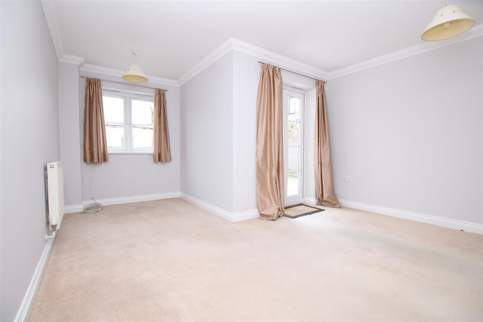 Redford Avenue, Horsham